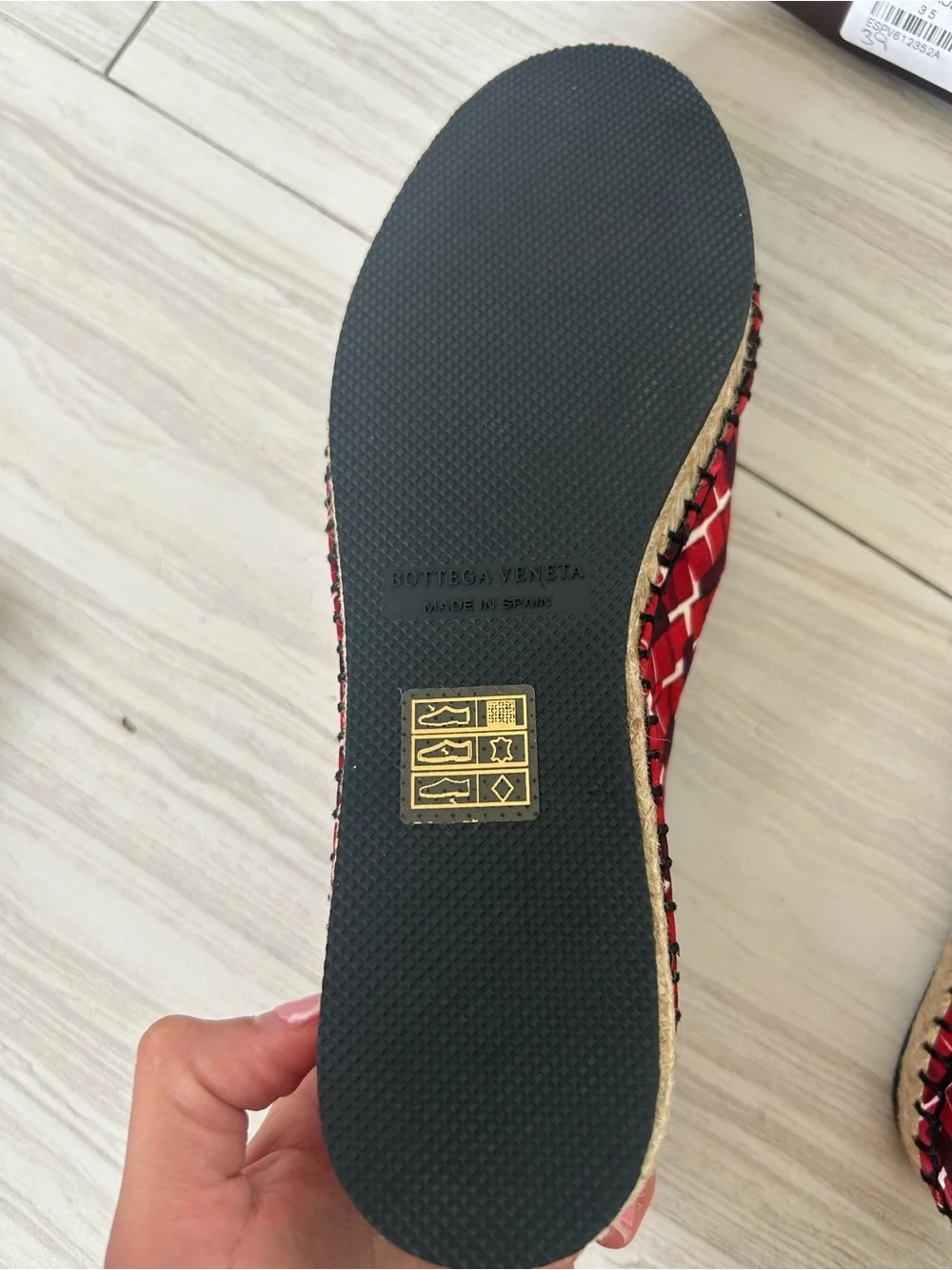 Bottega Veneta size excellent